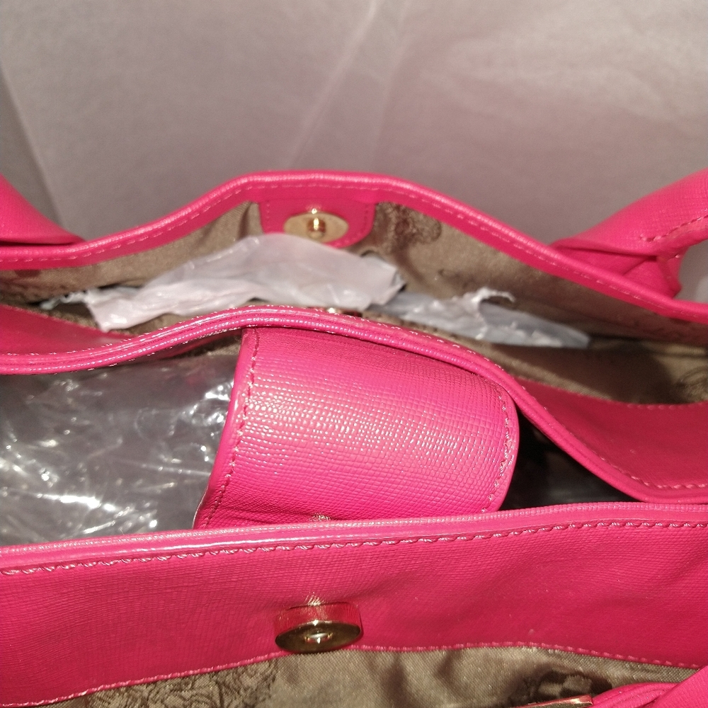 Vince Camuto - Picture 2 of 12